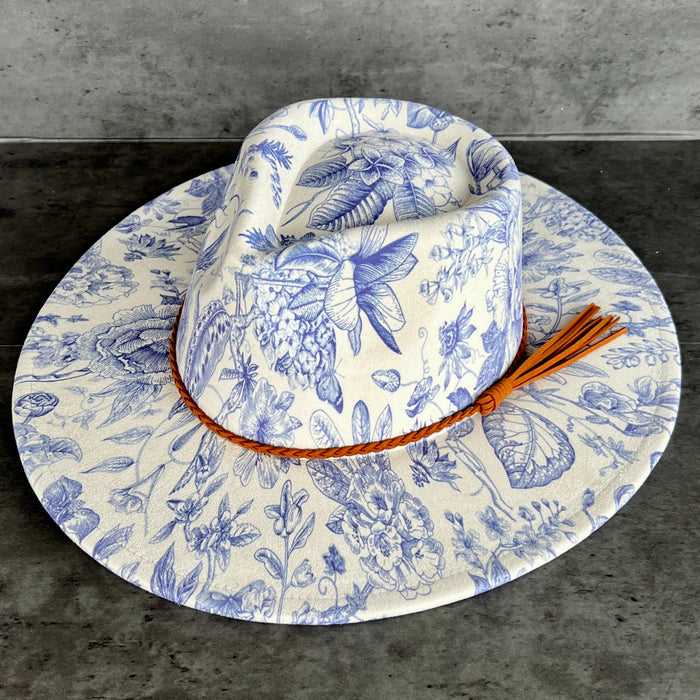 611fc05e3c4ce80992caae23_blue-chinoiserie-ivory-teardrop-rancher-front-angle_1776441917361.jpg