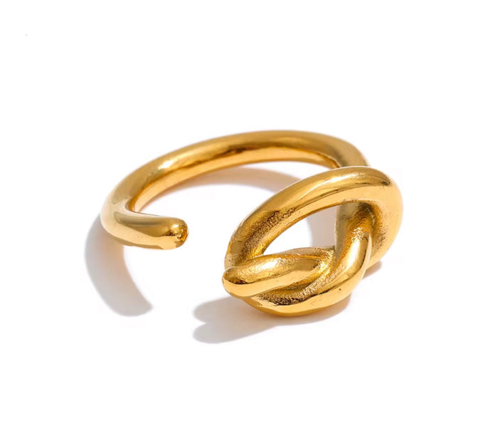 611fc05e3c4ce80992caae23_gracefully-gold-knot-ring_1777396231338.jpg